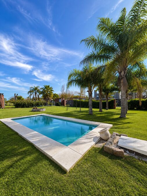 VENDO CASA QUINTA LAS ACACIAS.