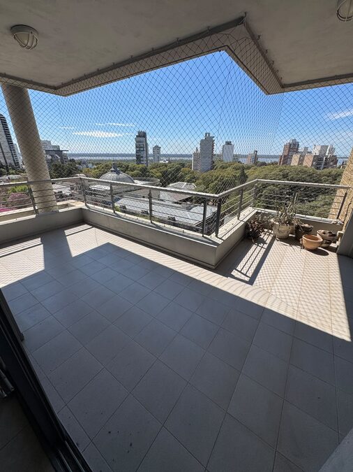 VENDO DEPARTAMENTO CON VISTA AL RÍO.