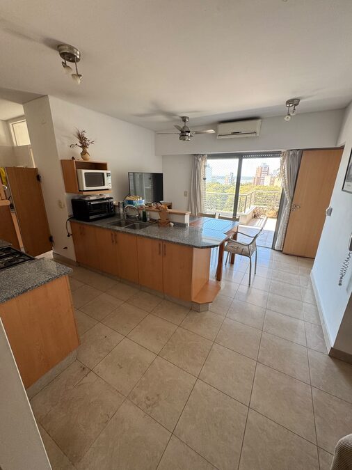 VENDO DEPARTAMENTO CON VISTA AL RÍO.