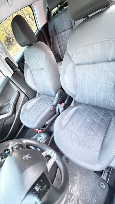 Vendo Peugeot 208 Allure Tiptronic