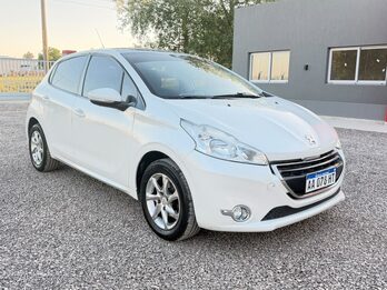 Vendo Peugeot 208 Allure Tiptronic