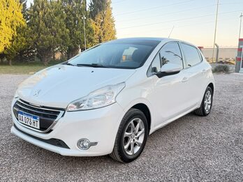 Vendo Peugeot 208 Allure Tiptronic