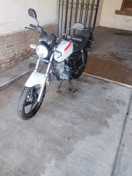 Vendo Zanella RX 150.