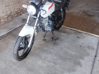 Vendo Zanella RX 150.
