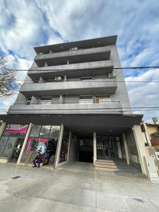 Departamento en Venta en calle Racedo 744