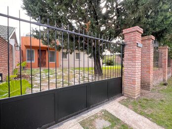 CASA EN ALQUILER 3 DORM CON GRAN PATIO - DR. JULIÁN OBAID (LA TOMA) | $1.400.000 🏠