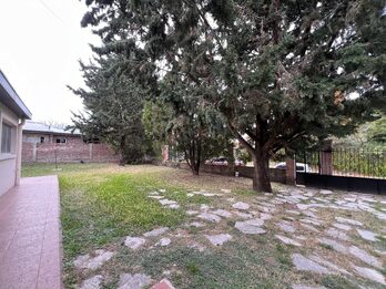 CASA EN ALQUILER 3 DORM CON GRAN PATIO - DR. JULIÁN OBAID (LA TOMA) | $1.400.000 🏠