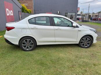Fiat Cronos 1.8 Precision