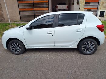 Sandero Intense 2021