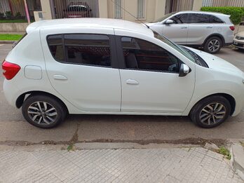 Sandero Intense 2021