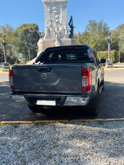 VENDO NISSAN FRONTIER X-GEAR 2021