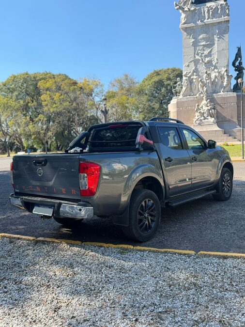 VENDO NISSAN FRONTIER X-GEAR 2021