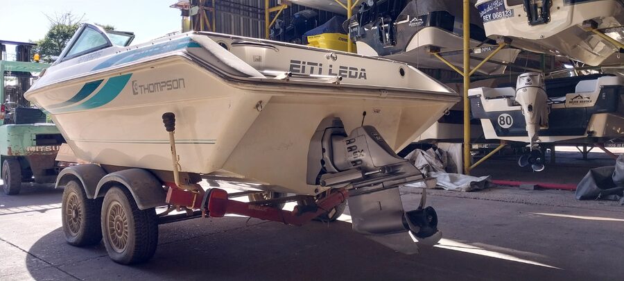 Lancha THOMPSON (USA) 18 pies, 135hp