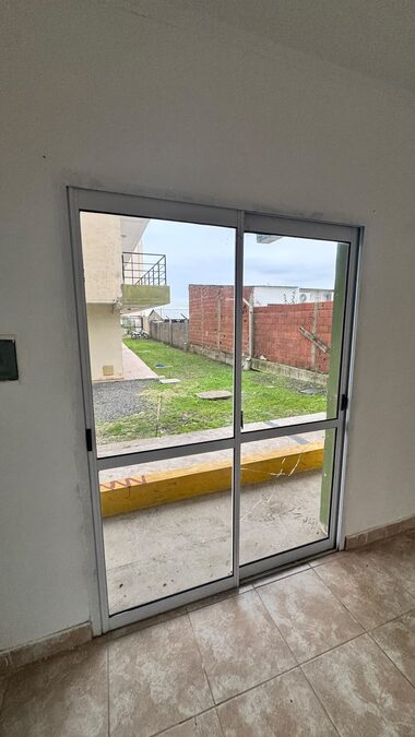 ALQUILO MONOAMBIENTE AMPLIO EN ORO VERDE