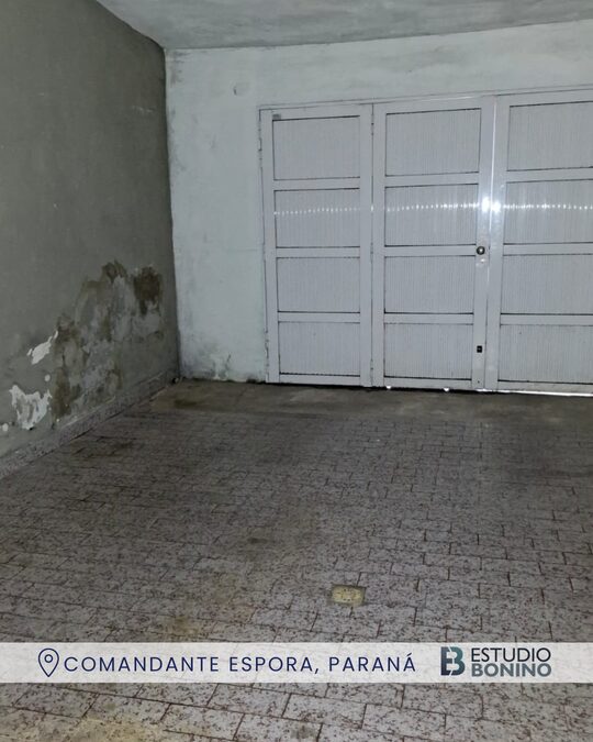 VENDO CASA EN CALLE COMANDANTE ESPORA