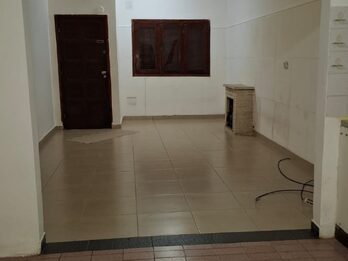 VENDO CASA EN CALLE COMANDANTE ESPORA