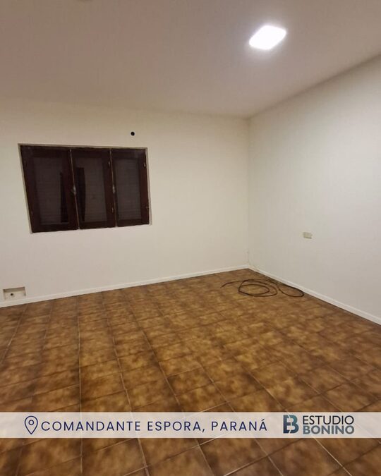 VENDO CASA EN CALLE COMANDANTE ESPORA