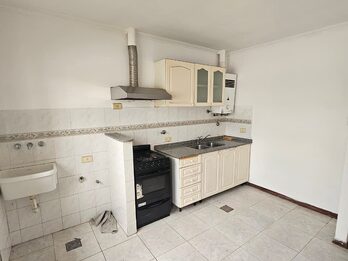 Se alquila casa en planta baja en barrio cerrado zona centro