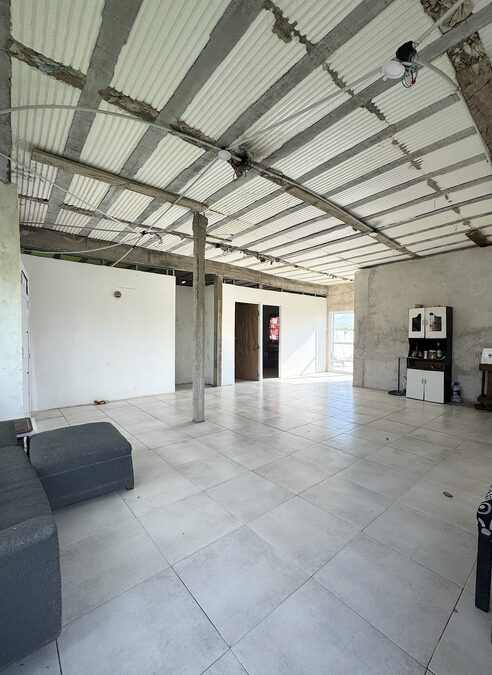 CASA/QUINTA A TERMINAR EN COLONIA ENSAYO