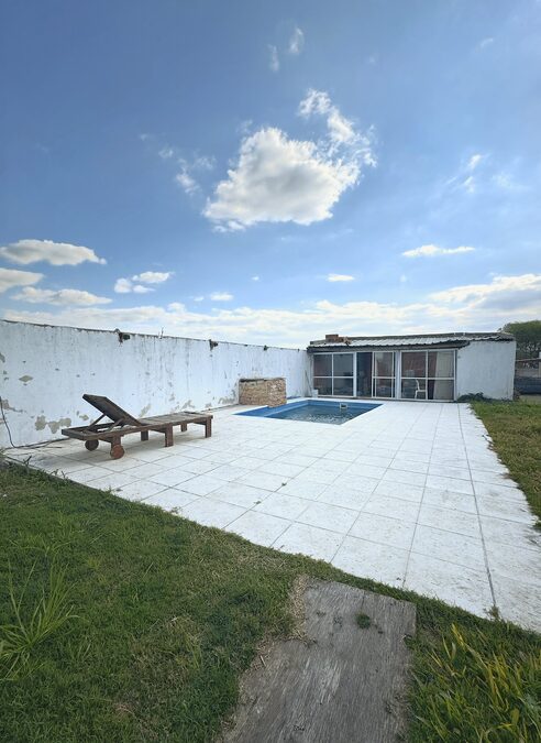 CASA/QUINTA A TERMINAR EN COLONIA ENSAYO
