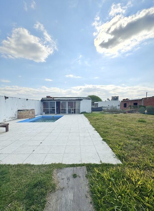 CASA/QUINTA A TERMINAR EN COLONIA ENSAYO
