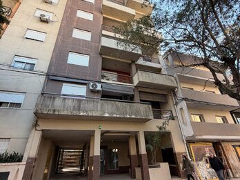 Departamento amoblado en venta calle La Rioja al 300