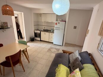 Departamento amoblado en venta calle La Rioja al 300