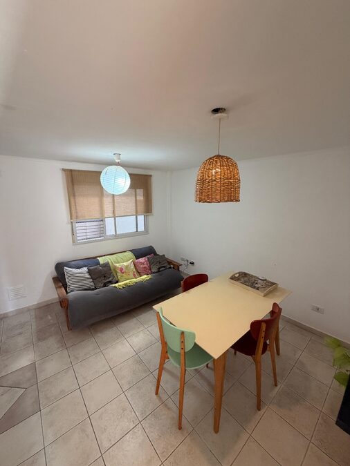 Departamento amoblado en venta calle La Rioja al 300