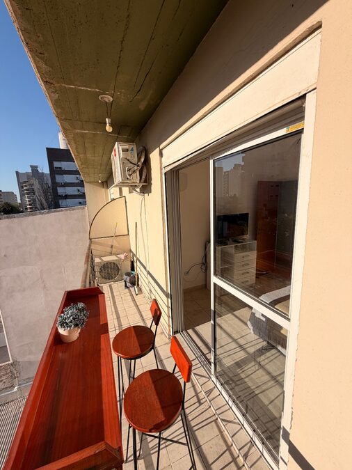 Departamento amoblado en venta calle La Rioja al 300