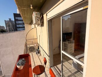 Departamento amoblado en venta calle La Rioja al 300