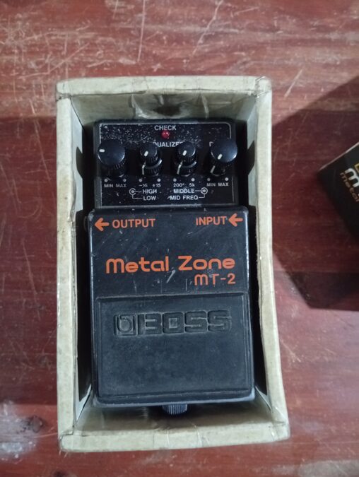BOSS Metal Zone MT-2