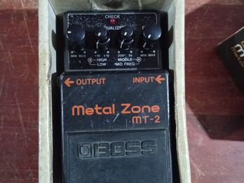 BOSS Metal Zone MT-2