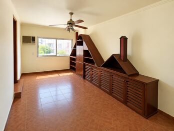 VENTA - CASA 4 DORM CON COCHERA ZONA PARQUE