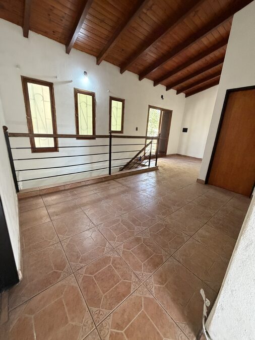 Dueño vende casa