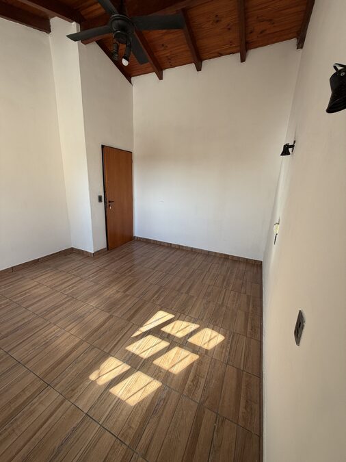 Dueño vende casa
