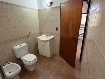 Dueño vende casa
