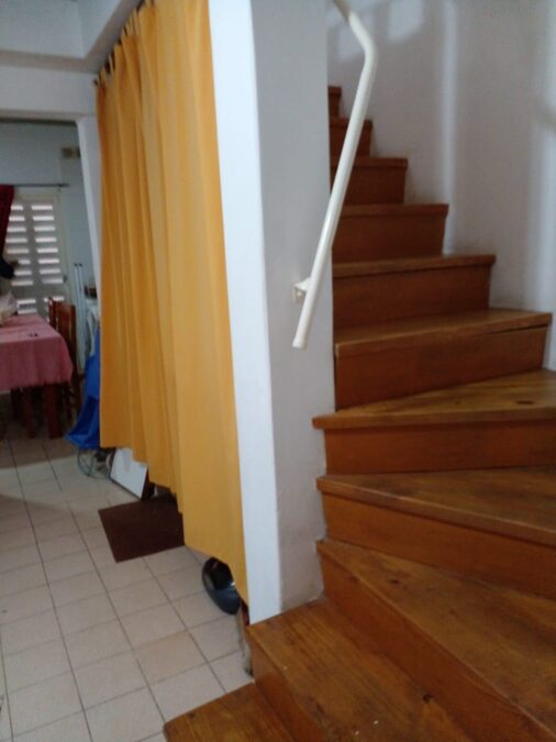 Alquilo dúplex amoblado en calle Ayacucho (detrás de la escuela Hogar)