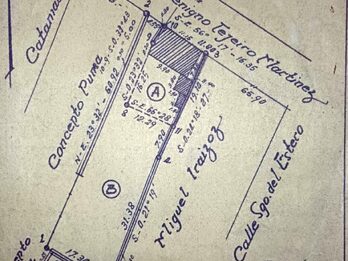Vende Casa con gran terreno sobre calle Tejeiro Martinez