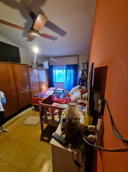 Casa par habitar y reciclar. Muy linda zona