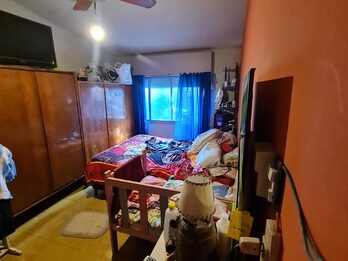 Casa par habitar y reciclar. Muy linda zona