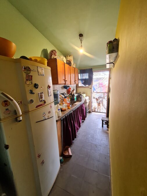 Casa par habitar y reciclar. Muy linda zona