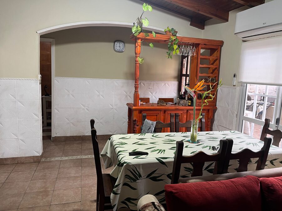 se vende casa zona Parque Gazzano