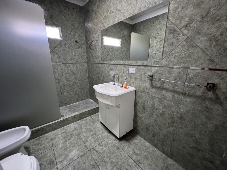 CASA QUINTA CON PISCINA Y AMPLIO TERRENO - SAUCE MONTRULL- BARRIO EL MOLINO