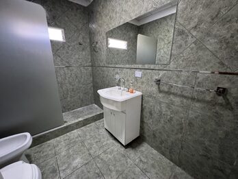 CASA QUINTA CON PISCINA Y AMPLIO TERRENO - SAUCE MONTRULL- BARRIO EL MOLINO