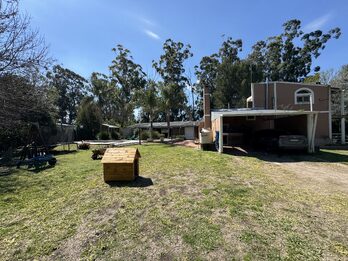 CASA QUINTA CON PISCINA Y AMPLIO TERRENO - SAUCE MONTRULL- BARRIO EL MOLINO