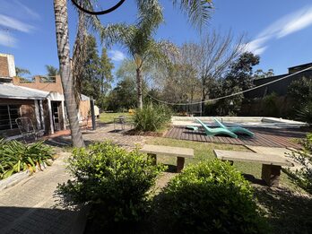 CASA QUINTA CON PISCINA Y AMPLIO TERRENO - SAUCE MONTRULL- BARRIO EL MOLINO