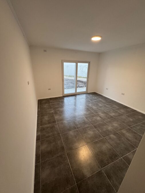 VENDO CASA A ESTRENAR DE 3 DORMITORIOS ZONA SEMINARIO