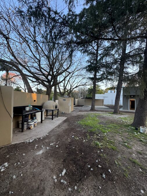 VENDO CASA A ESTRENAR DE 3 DORMITORIOS ZONA SEMINARIO