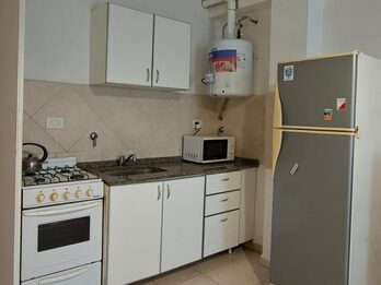 MONOAMBIENTE AMOBLADO EN VENTA CALLE MEXICO AL 500