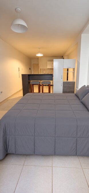 MONOAMBIENTE AMOBLADO EN VENTA CALLE MEXICO AL 500